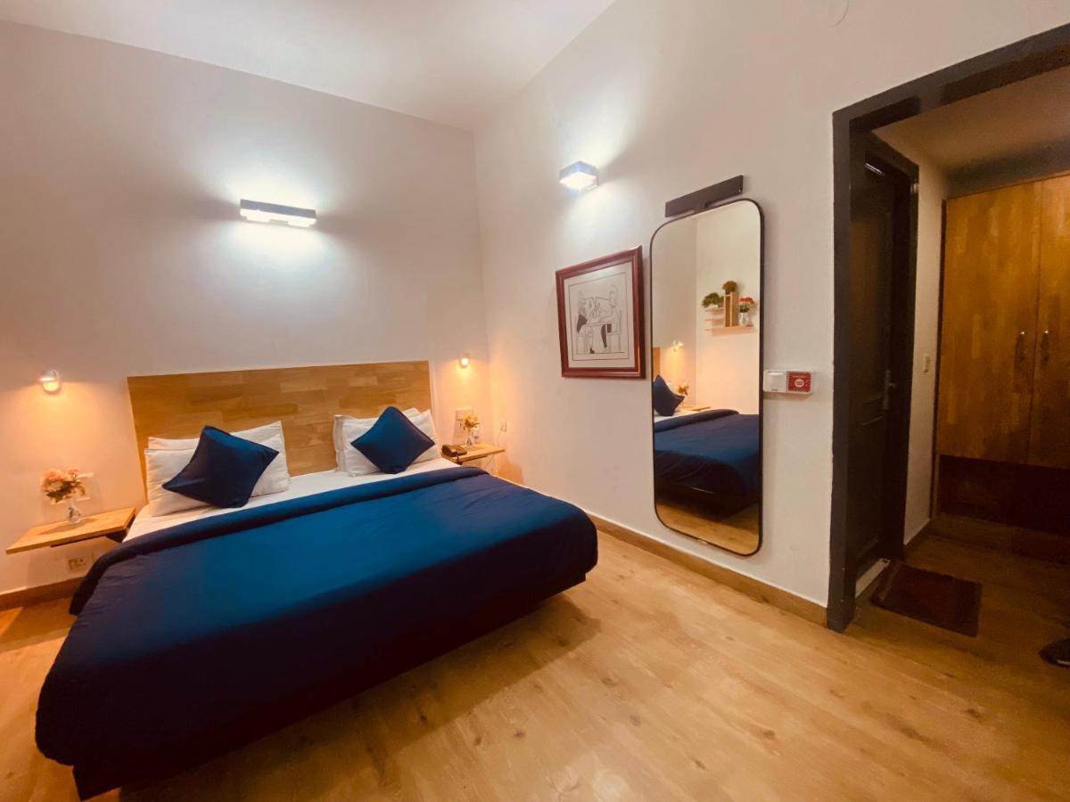 Divine Inn Couple Friendly Hotel Near Sector 51 Metro Station Noida Esterno foto