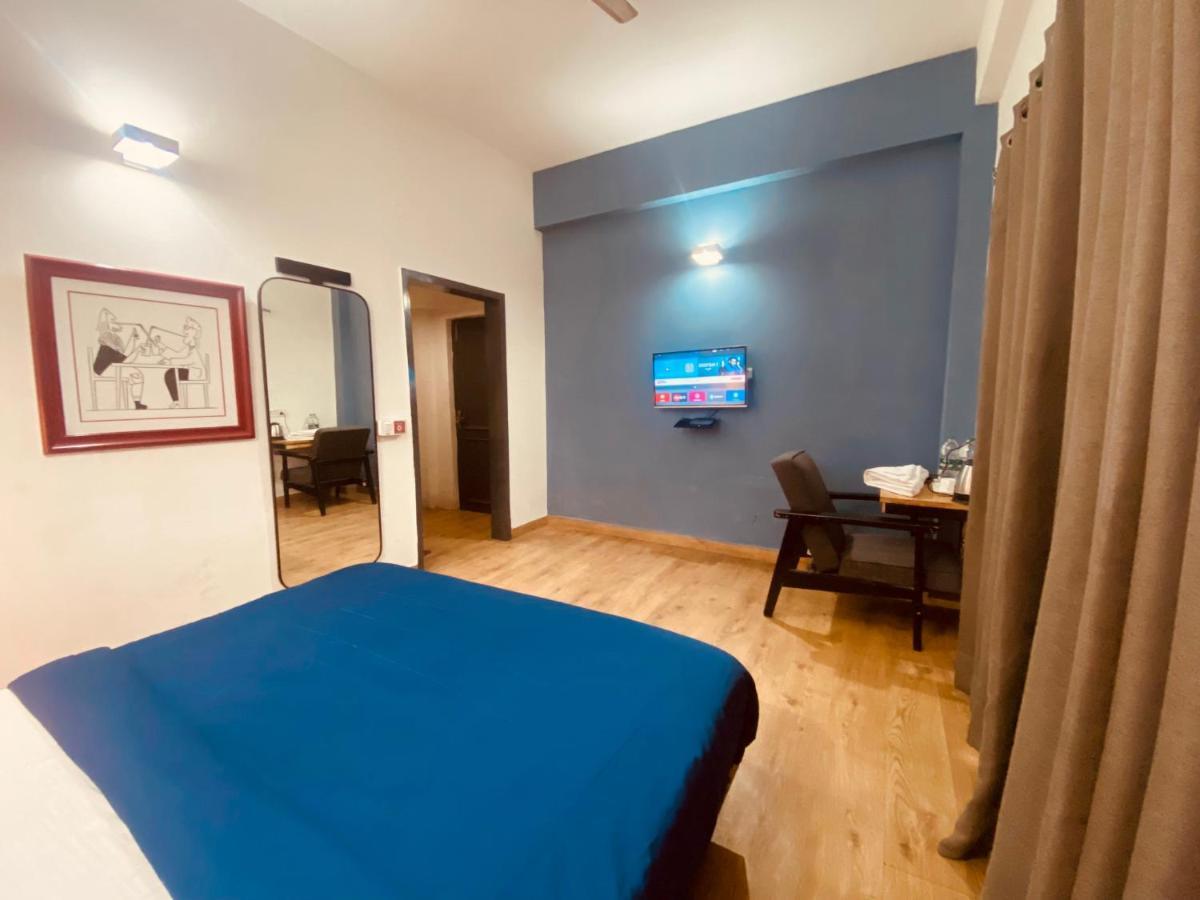 Divine Inn Couple Friendly Hotel Near Sector 51 Metro Station Noida Esterno foto