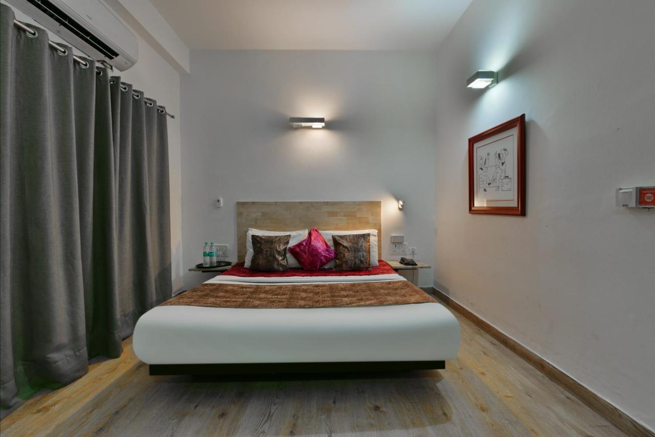 Divine Inn Couple Friendly Hotel Near Sector 51 Metro Station Noida Esterno foto