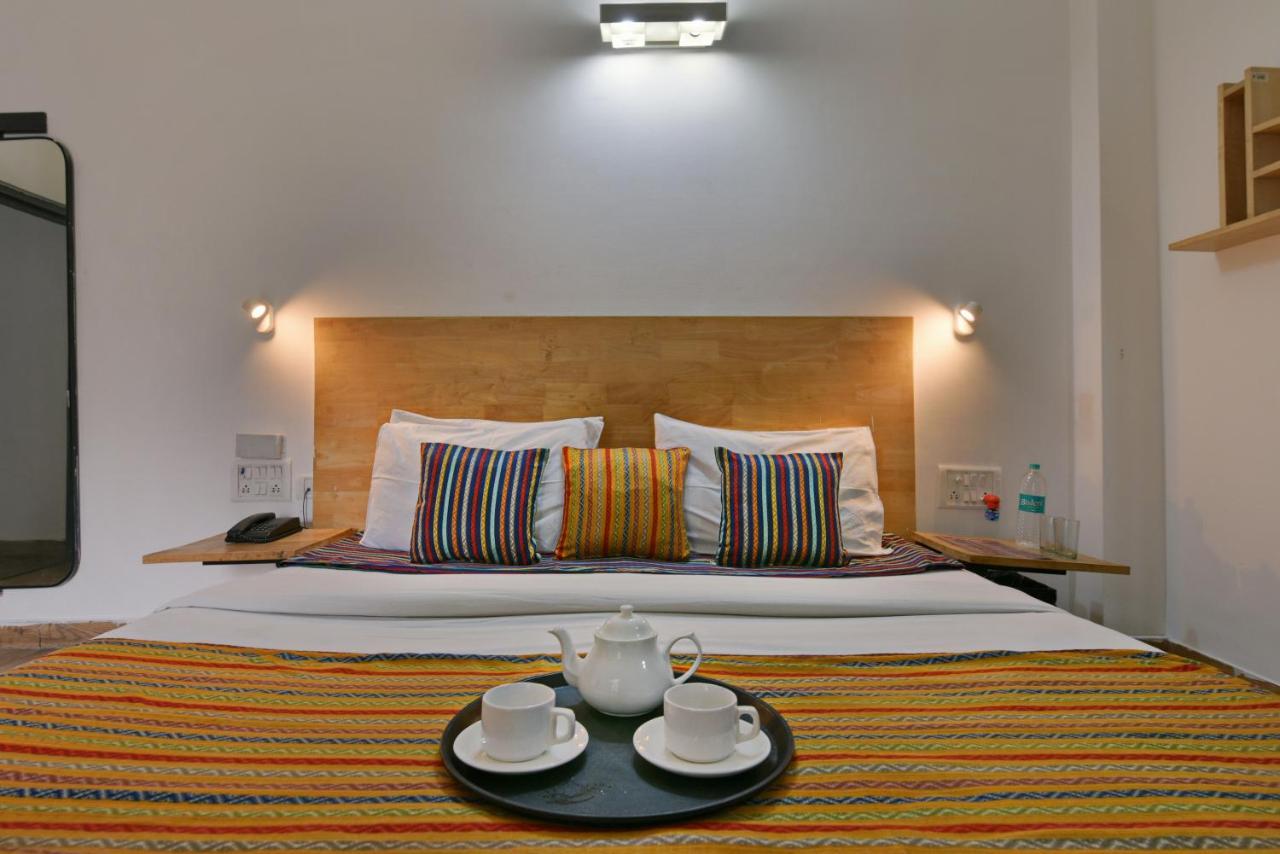 Divine Inn Couple Friendly Hotel Near Sector 51 Metro Station Noida Esterno foto