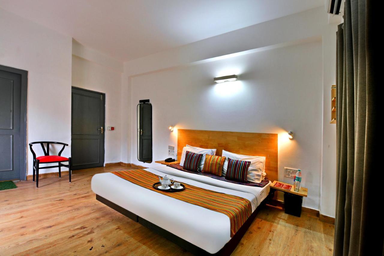 Divine Inn Couple Friendly Hotel Near Sector 51 Metro Station Noida Esterno foto