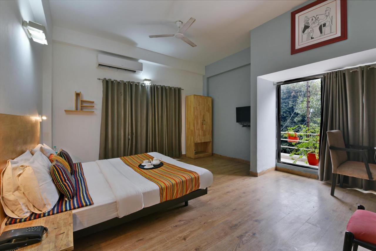 Divine Inn Couple Friendly Hotel Near Sector 51 Metro Station Noida Esterno foto