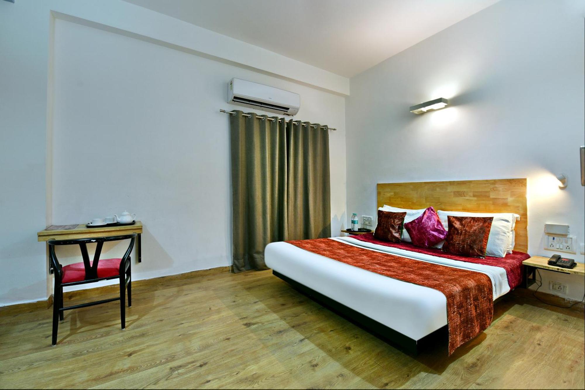 Divine Inn Couple Friendly Hotel Near Sector 51 Metro Station Noida Esterno foto