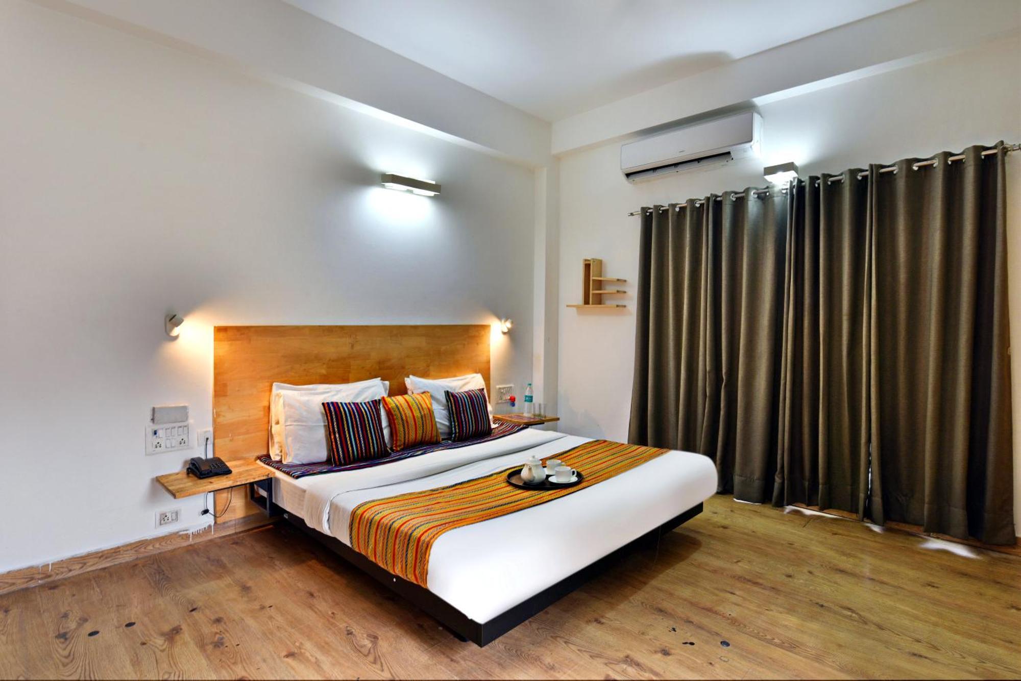 Divine Inn Couple Friendly Hotel Near Sector 51 Metro Station Noida Esterno foto