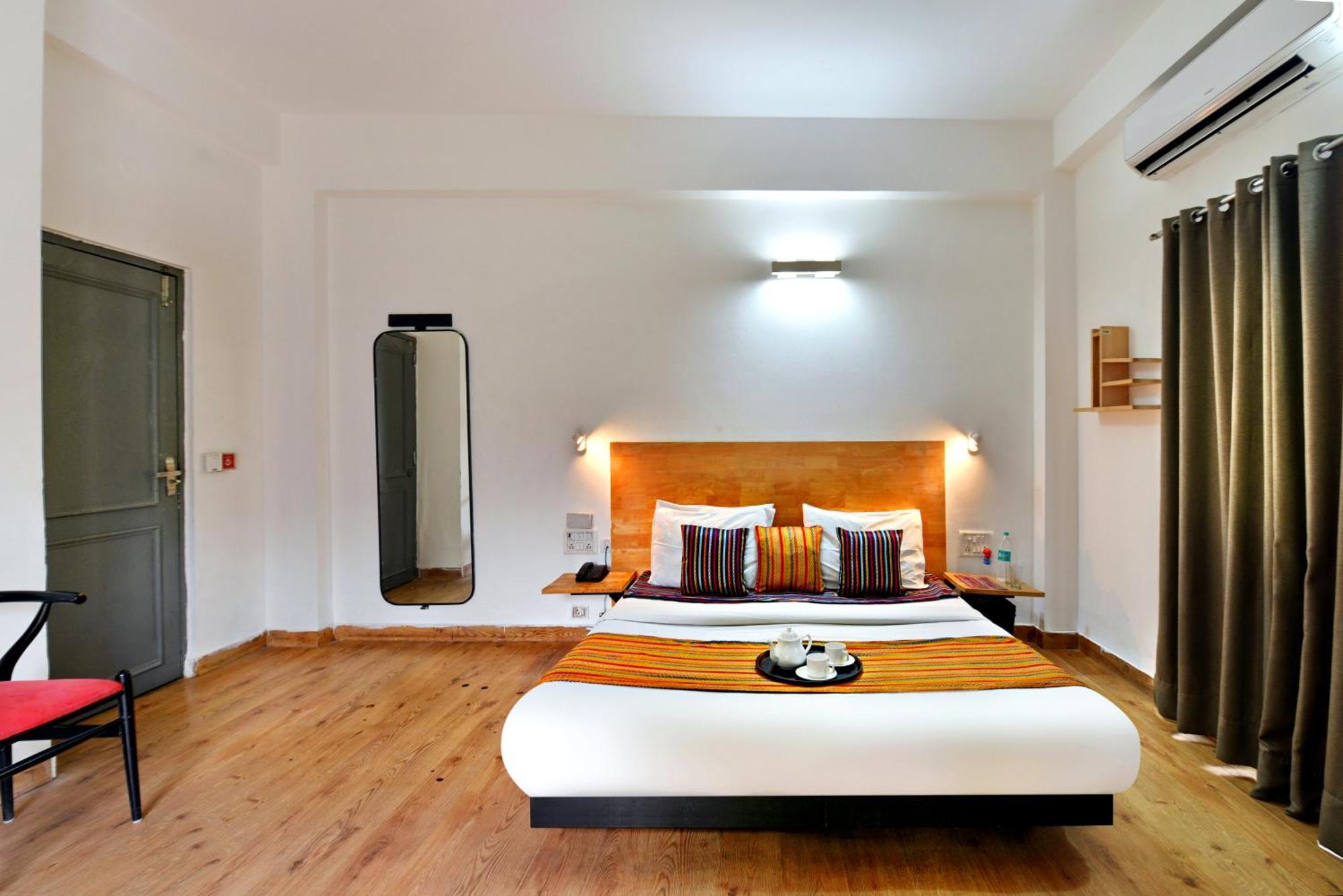 Divine Inn Couple Friendly Hotel Near Sector 51 Metro Station Noida Esterno foto